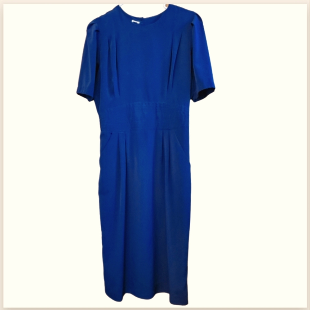 Women's navy dress.